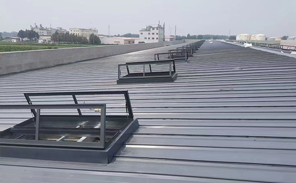 某中学室内体育馆宁县排烟窗改造项目