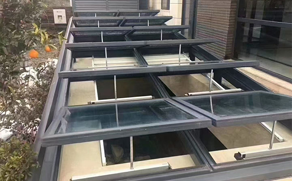 某轨道交通车辆维修车间宁县排烟窗应用