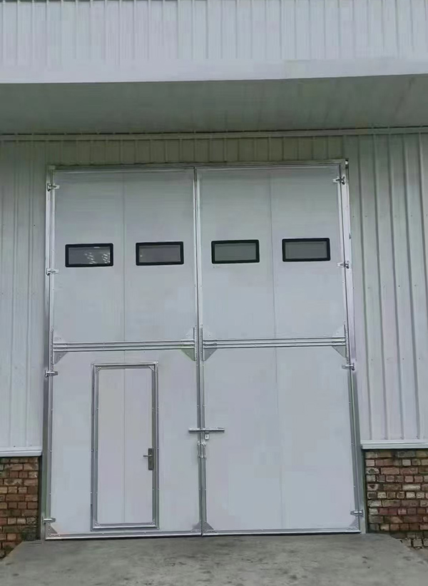 宁县工业门在设备装配车间出入口的实施记录