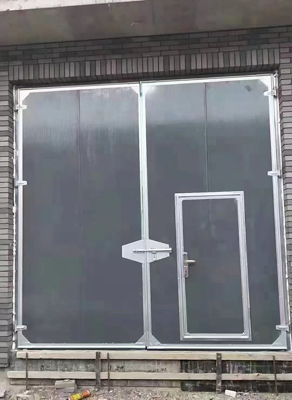 宁县工业平开门在大型设备制造车间的应用实例